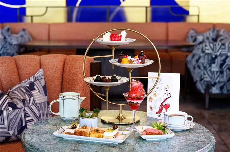 ウォルドーフ・アストリア大阪1周年記念アフタヌーンティーの全景