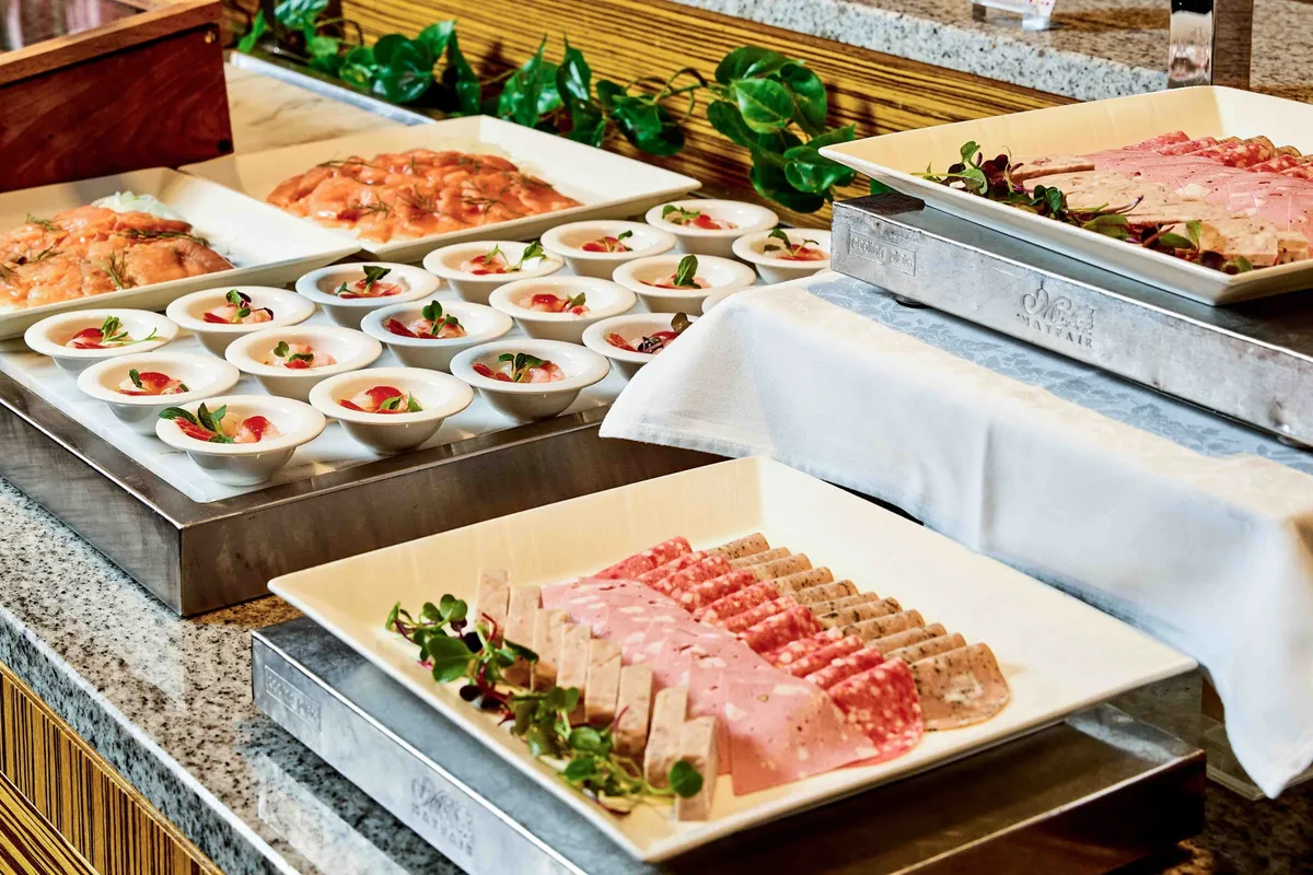 彩り豊かな冷製料理の数々