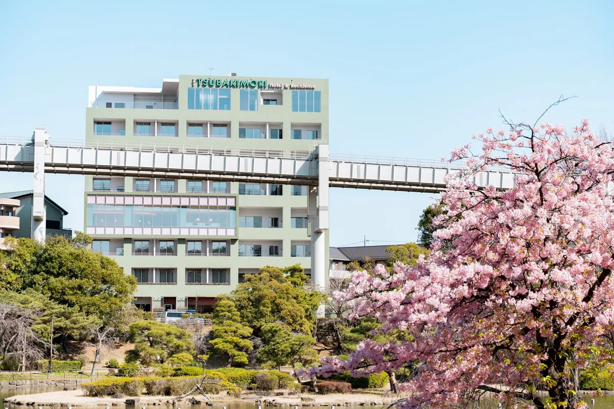 千葉公園とTHE TSUBAKIMORIの外観