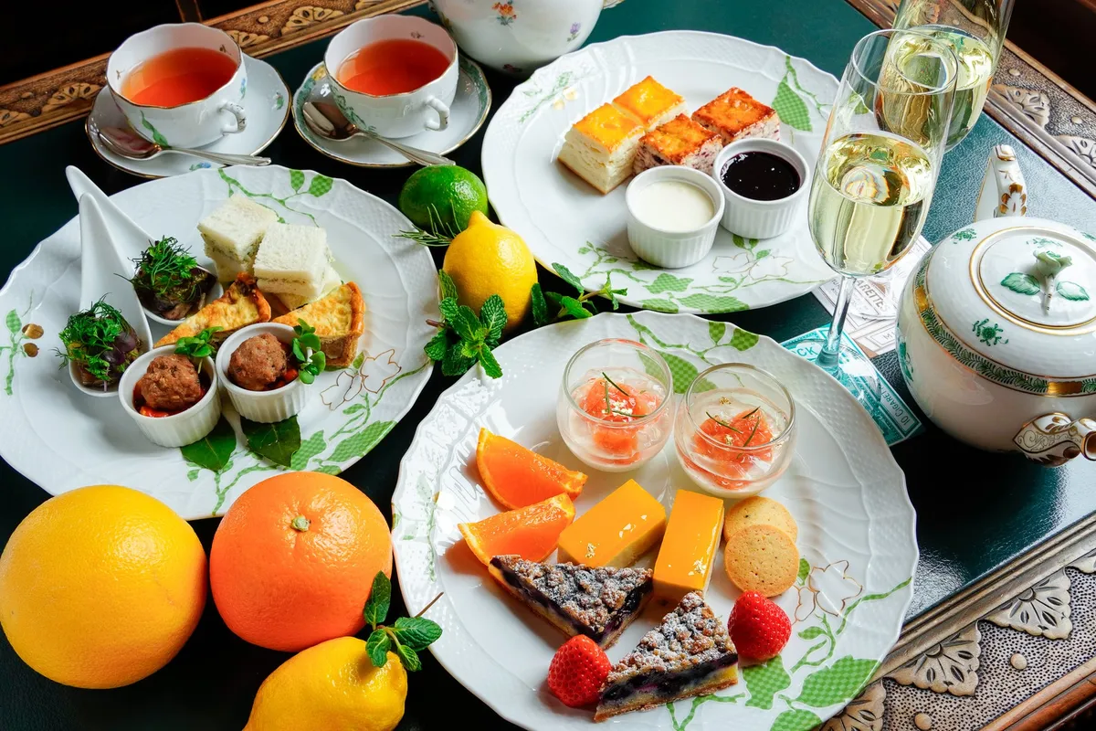 柑橘とハーブが彩るアフタヌーンティーの全景