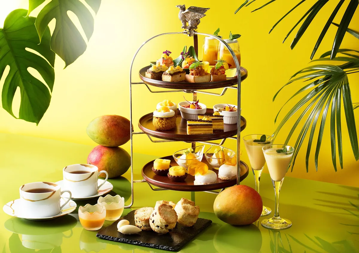 旬の宮崎県産マンゴーを贅沢に使用したアフタヌーンティーの全景