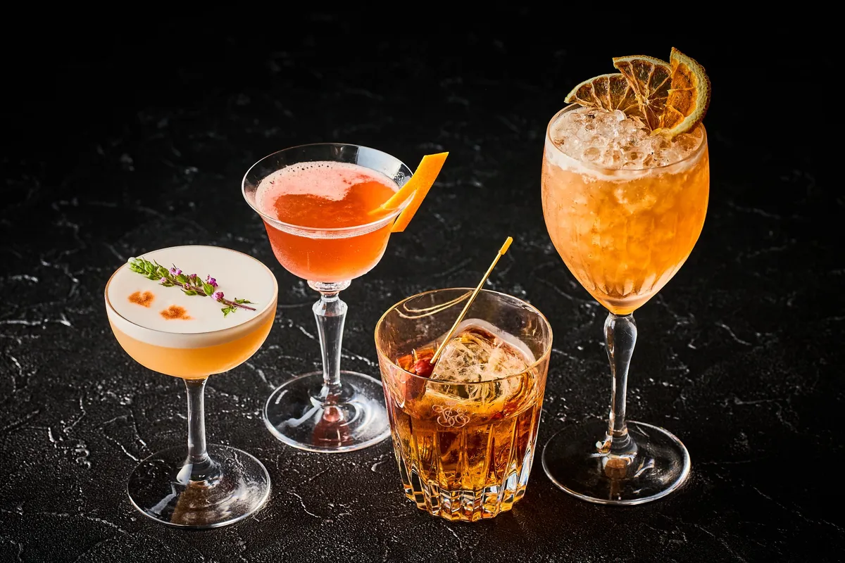 4種の個性豊かな梅酒カクテルが並ぶ様子