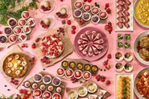 ザ・リッツ・カールトン大阪で苺と日本茶の饗宴。多彩なベリーを味わうブッフェと専門店コラボのティー体験