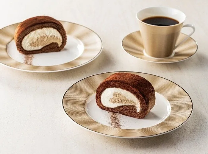 大人の堂島ティラミスロールとコーヒー