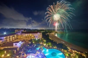【ホテル日航アリビラ】特等席は客室バルコニー！沖縄の夜空を彩る打ち上げ花火を満喫する限定プラン