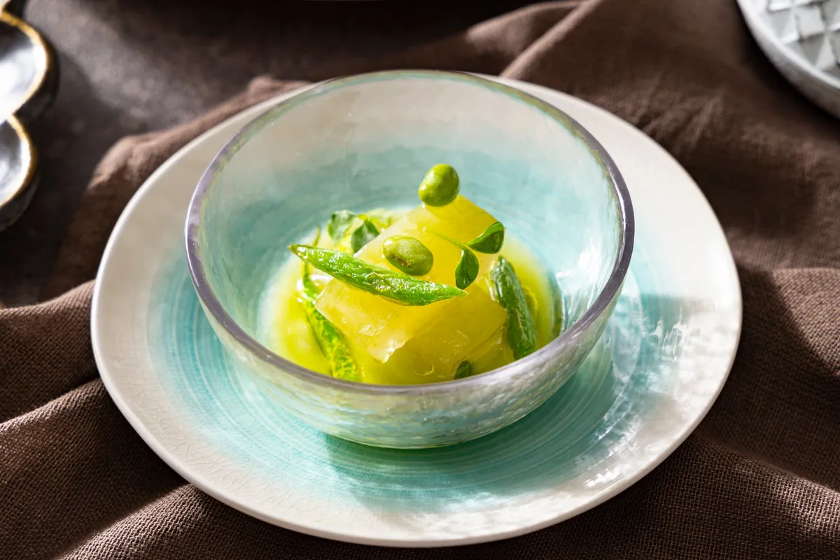 地元の旬の野菜をふんだんに使用したディナーコース