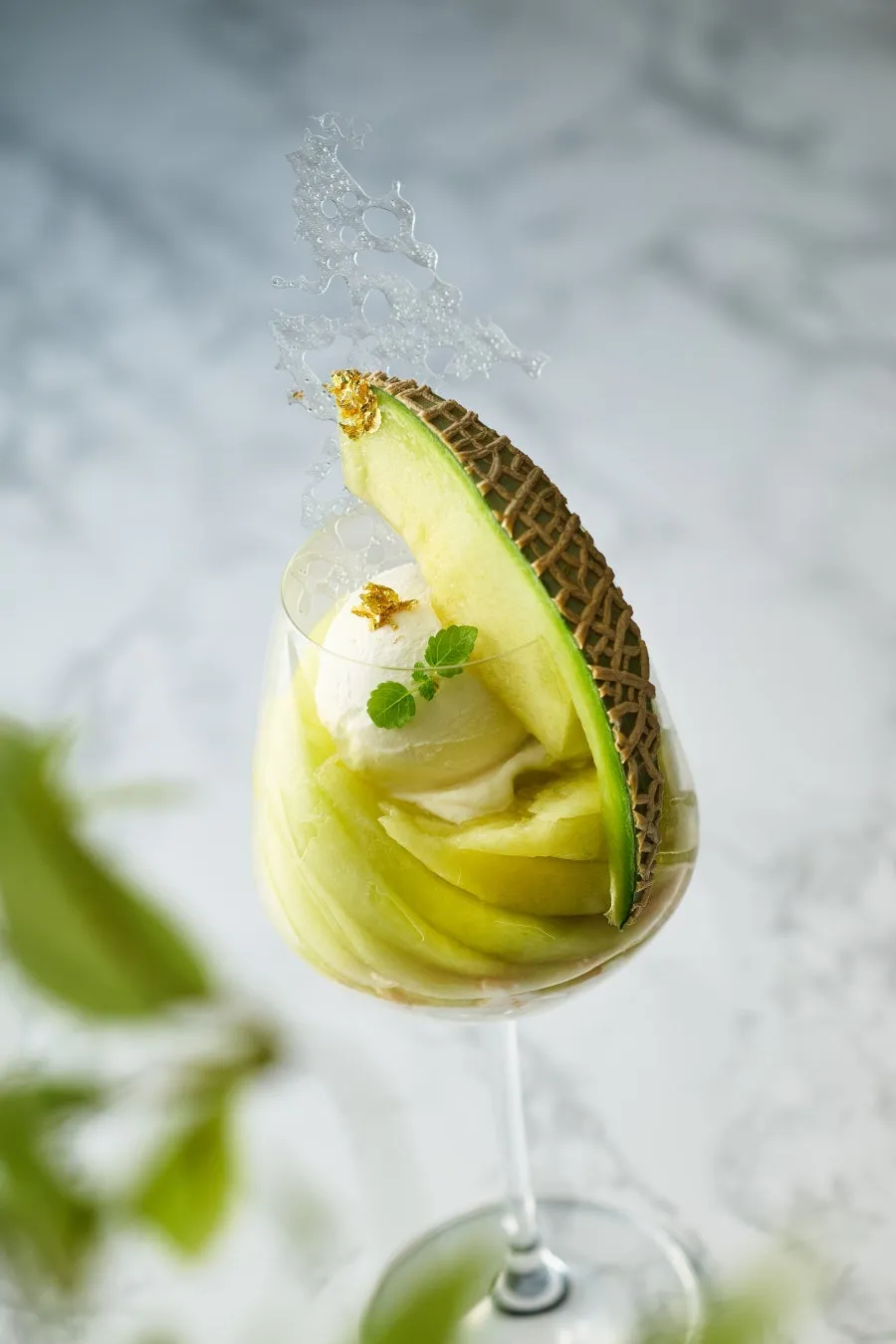 京都の食材を贅沢に使用した多層構造のパフェ詳細