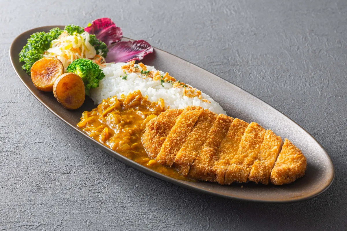 銘柄豚を使用した新作の萬幻豚のカツカレー