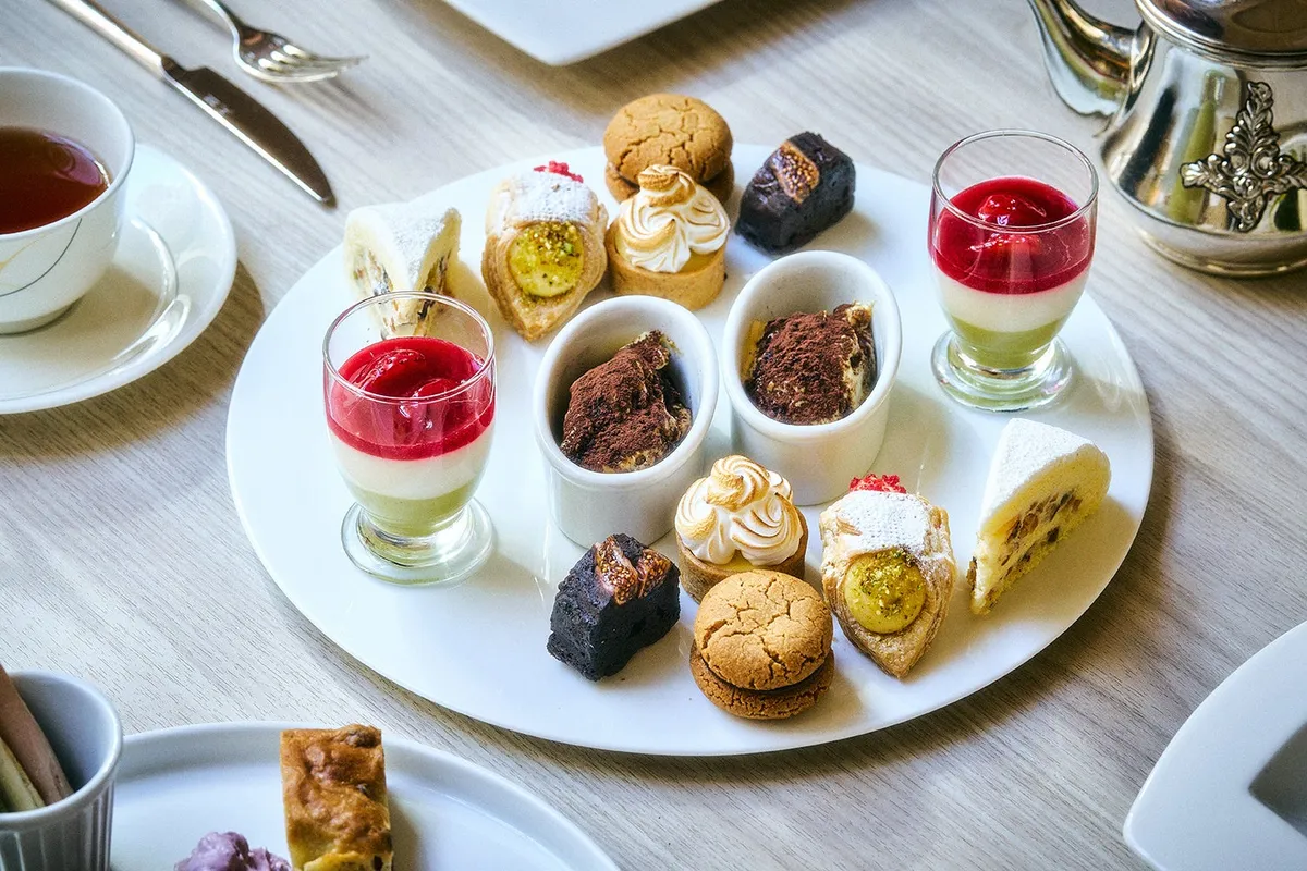 イタリア各地の伝統菓子が並ぶドルチェプレート