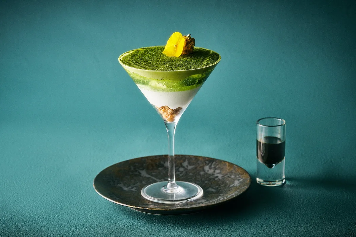 翠緑の抹茶パフェ