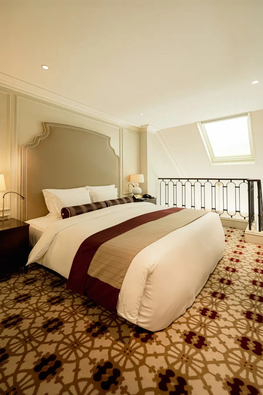 メゾネットタイプの客室ベッドルーム