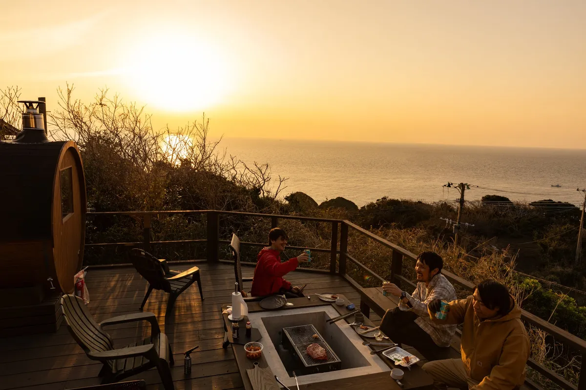 夕日を眺めながら楽しむテラスBBQ