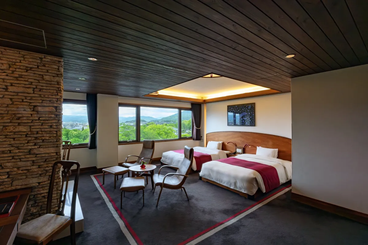 モダンで落ち着いた雰囲気の客室