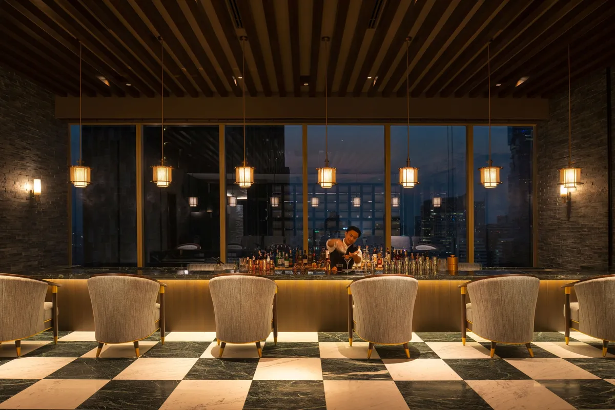 都会の夜景を愉しむバー TENKU 33