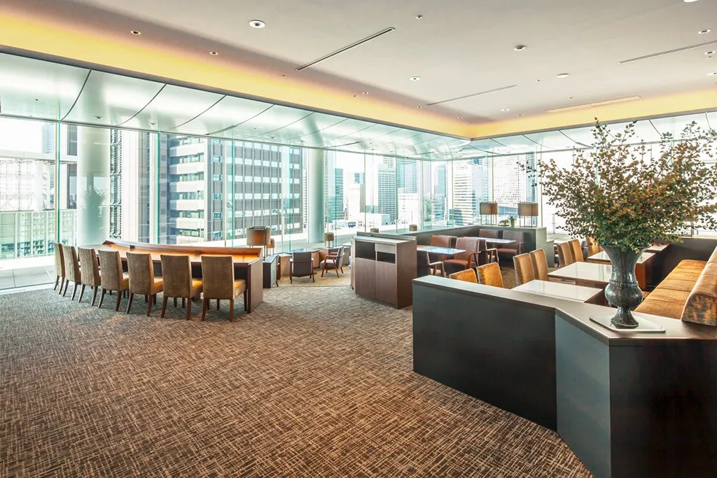 ラウンジ サウスコートの内観（昼）