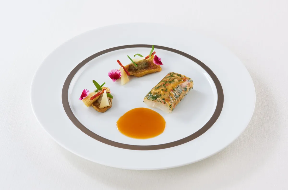 旬のオコゼをしっとりと仕上げた魚料理