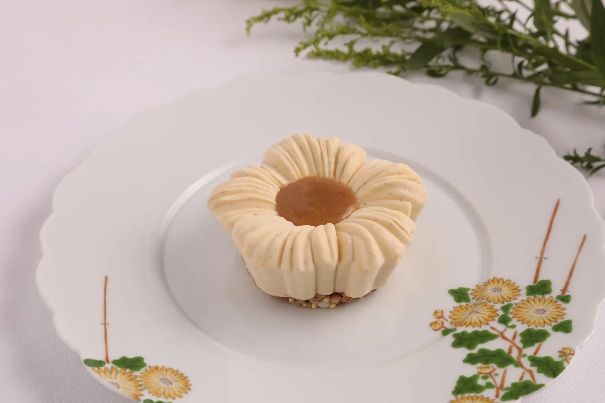 花を模した独創的な菓子