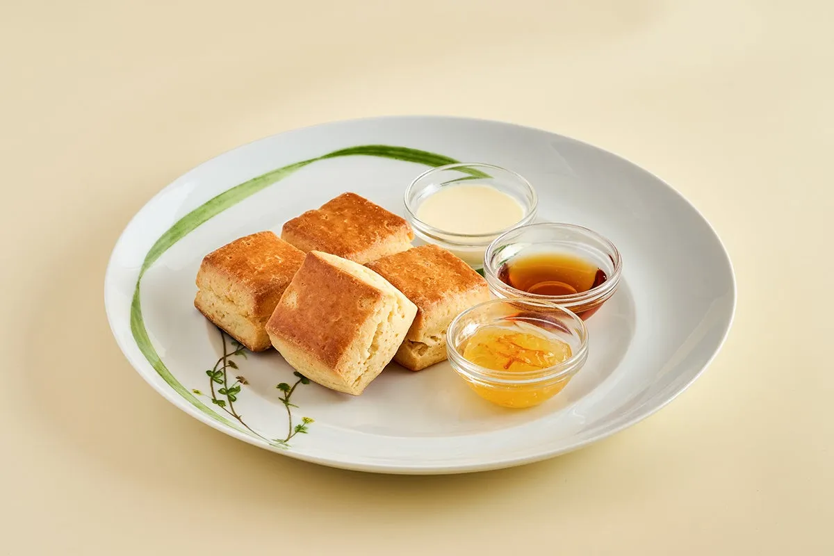 外はサクッと中はしっとり焼き上げたル・パン特製のスコーン