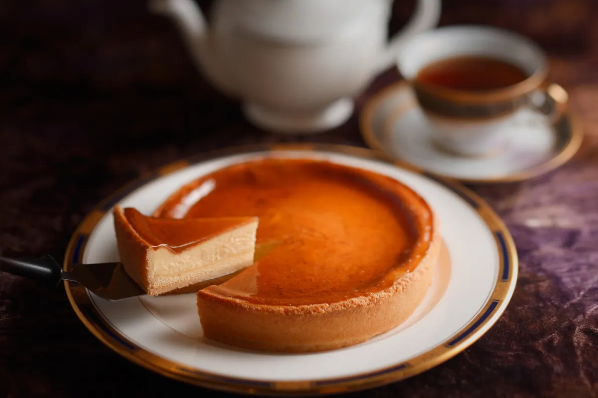 鳥羽国際ホテル伝統の濃厚なプレーンチーズケーキ