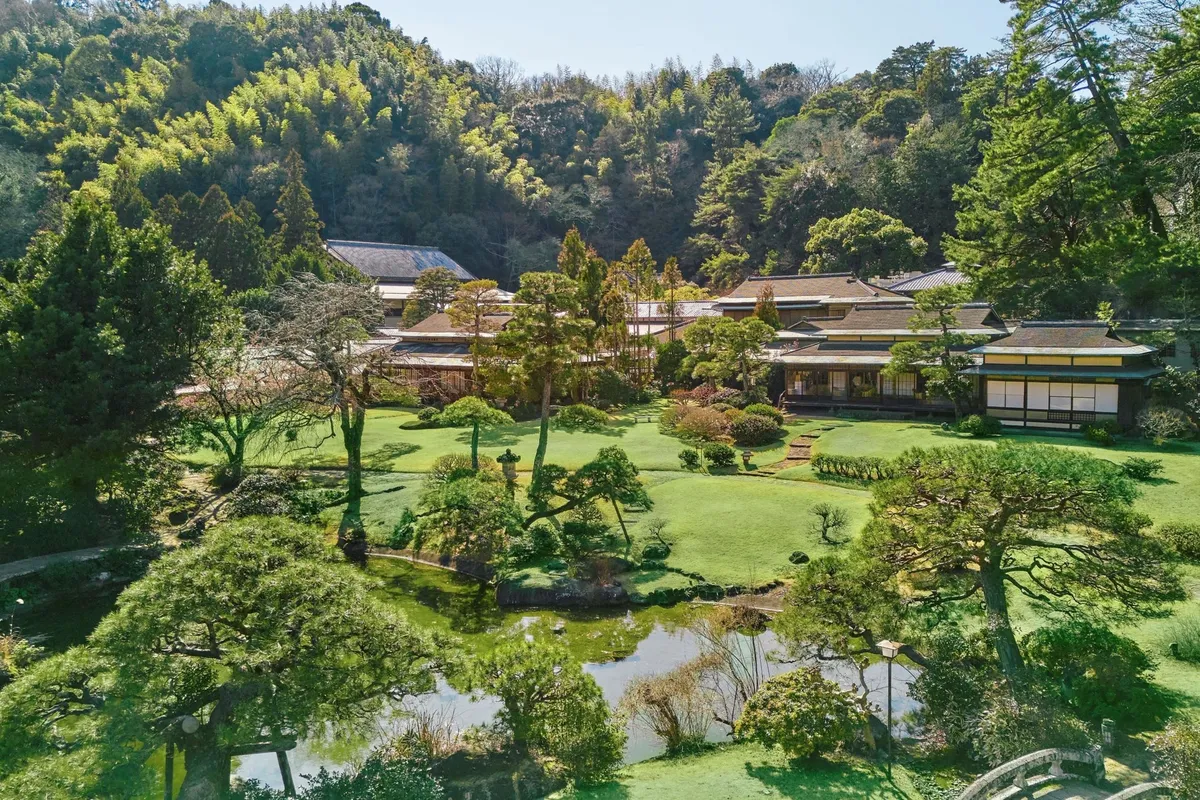 約3,000坪の広大な庭園