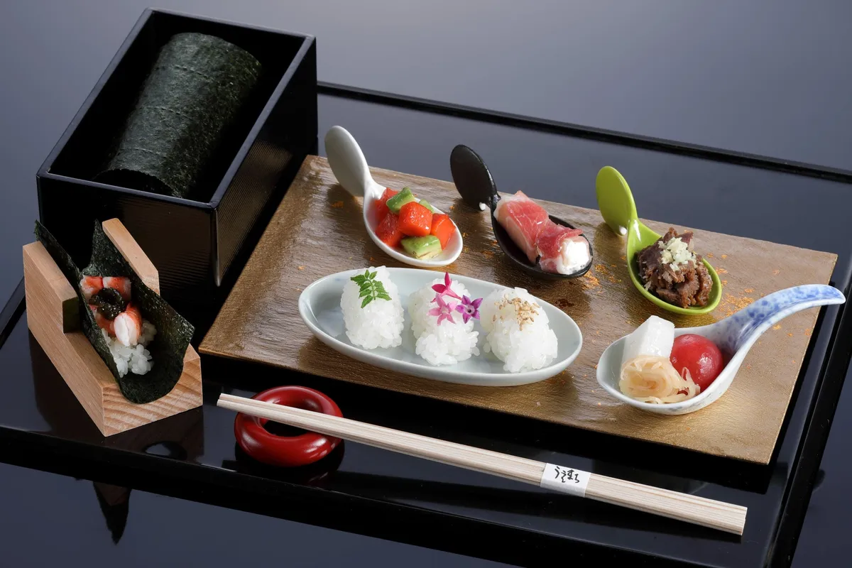 華やかな具材の創作手巻き寿司