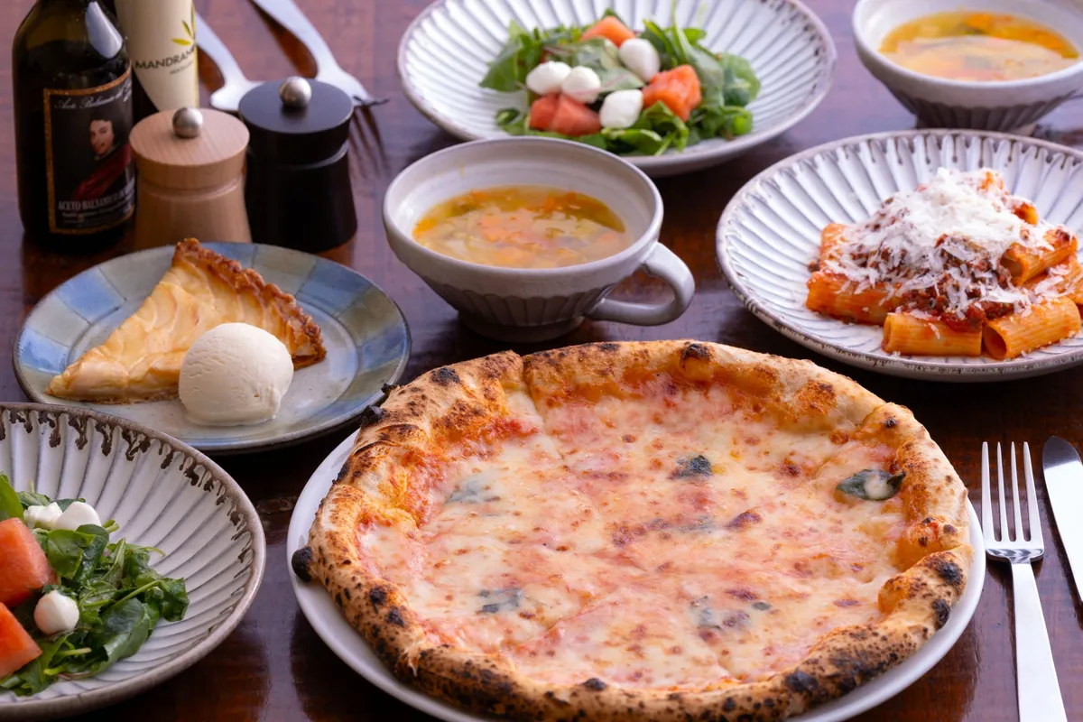トラットリア セッテの本格的なピッツァとイタリア料理のセット