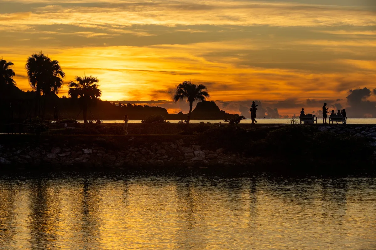 リゾートから望む美しい夕日の風景