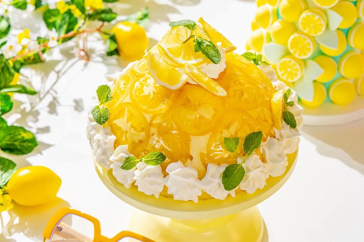 レモンスライスを敷き詰めたドームケーキ
