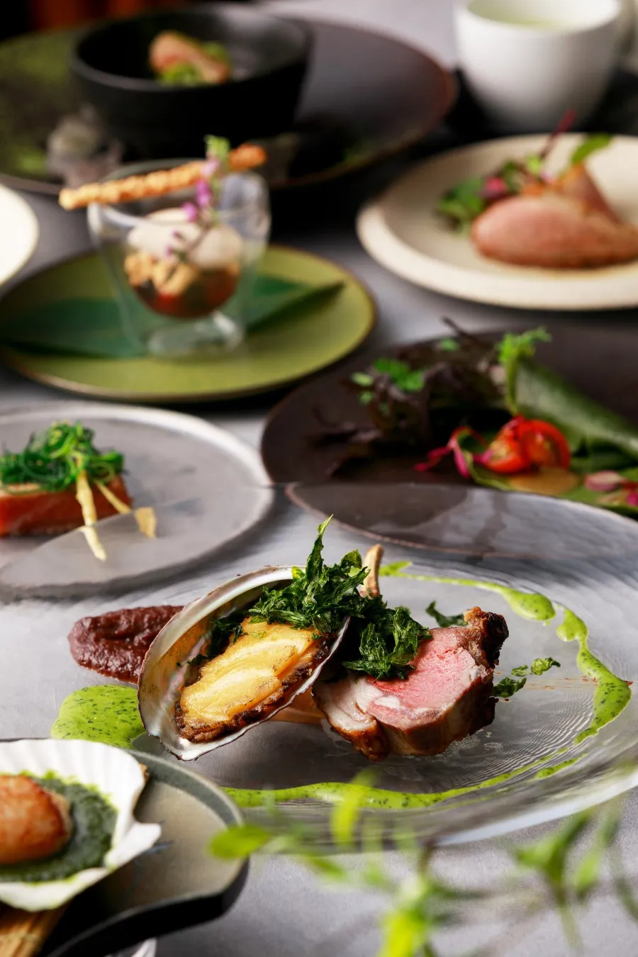 ラムのグリルと鮑のスービット 八女玉露のソース