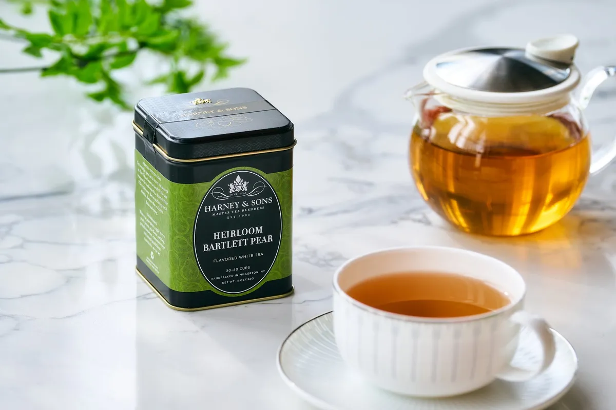 HARNEY & SONSの紅茶缶とカップ