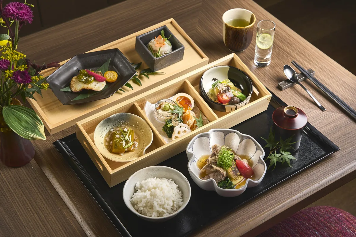 職人の技が光る彩り豊かなお重和朝食