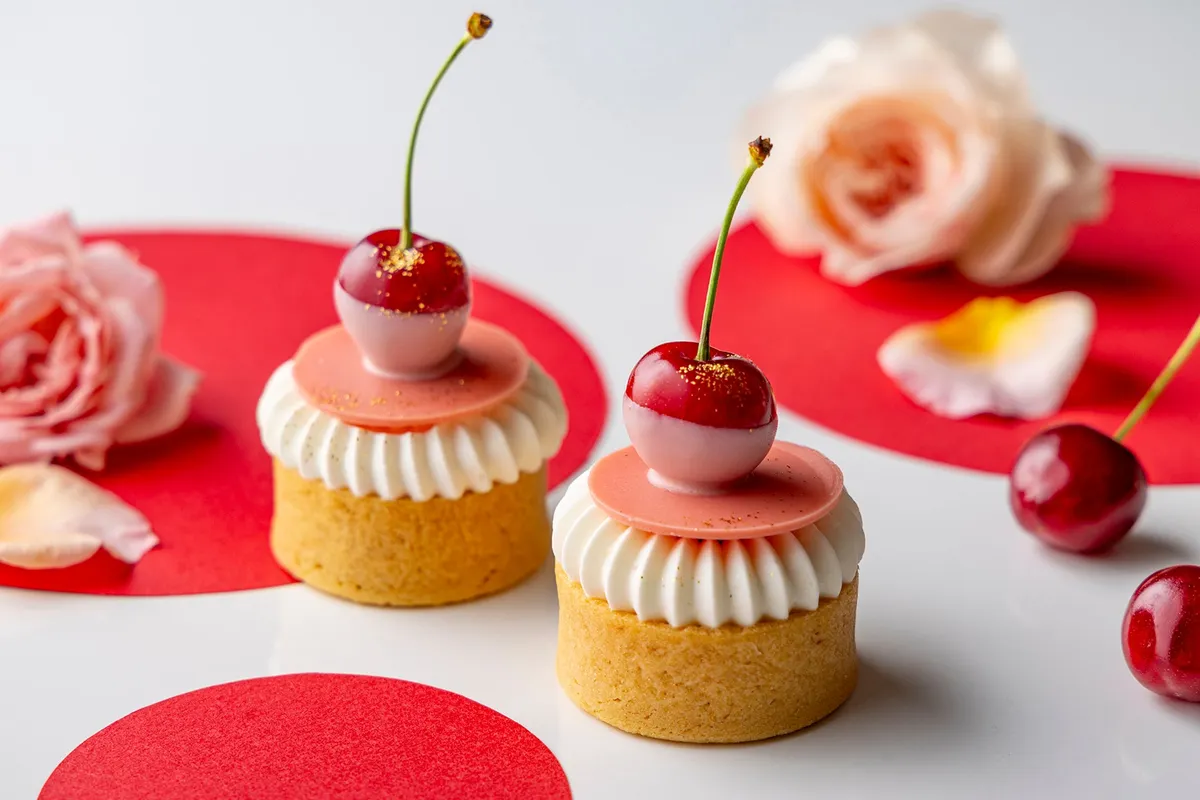 チェリーを乗せた濃厚なタルト