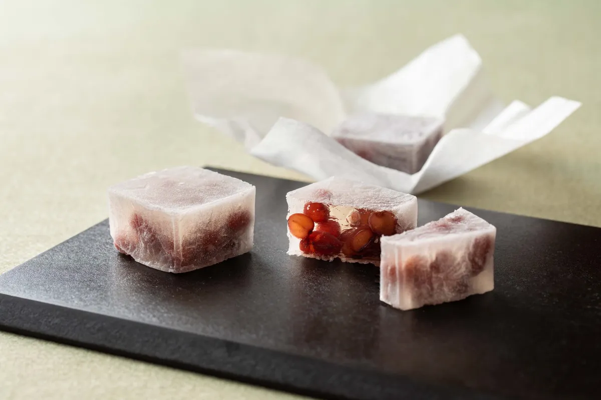 金沢銘菓「紫雲石」