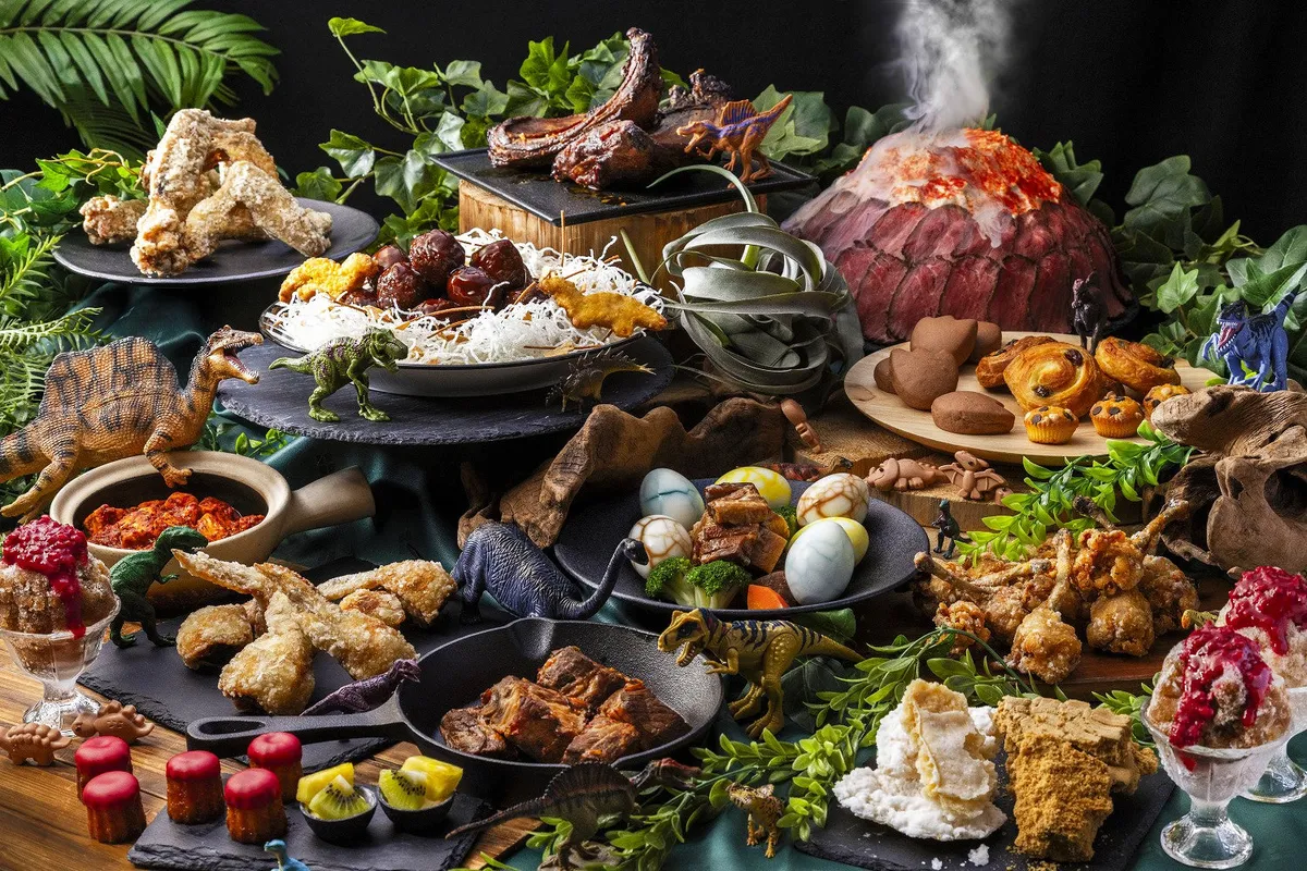 恐竜をテーマにしたワイルドで楽しいビュッフェ料理の数々。