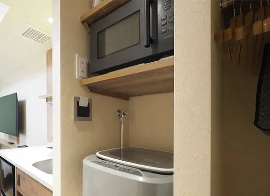 全室に完備された洗濯機と電子レンジ