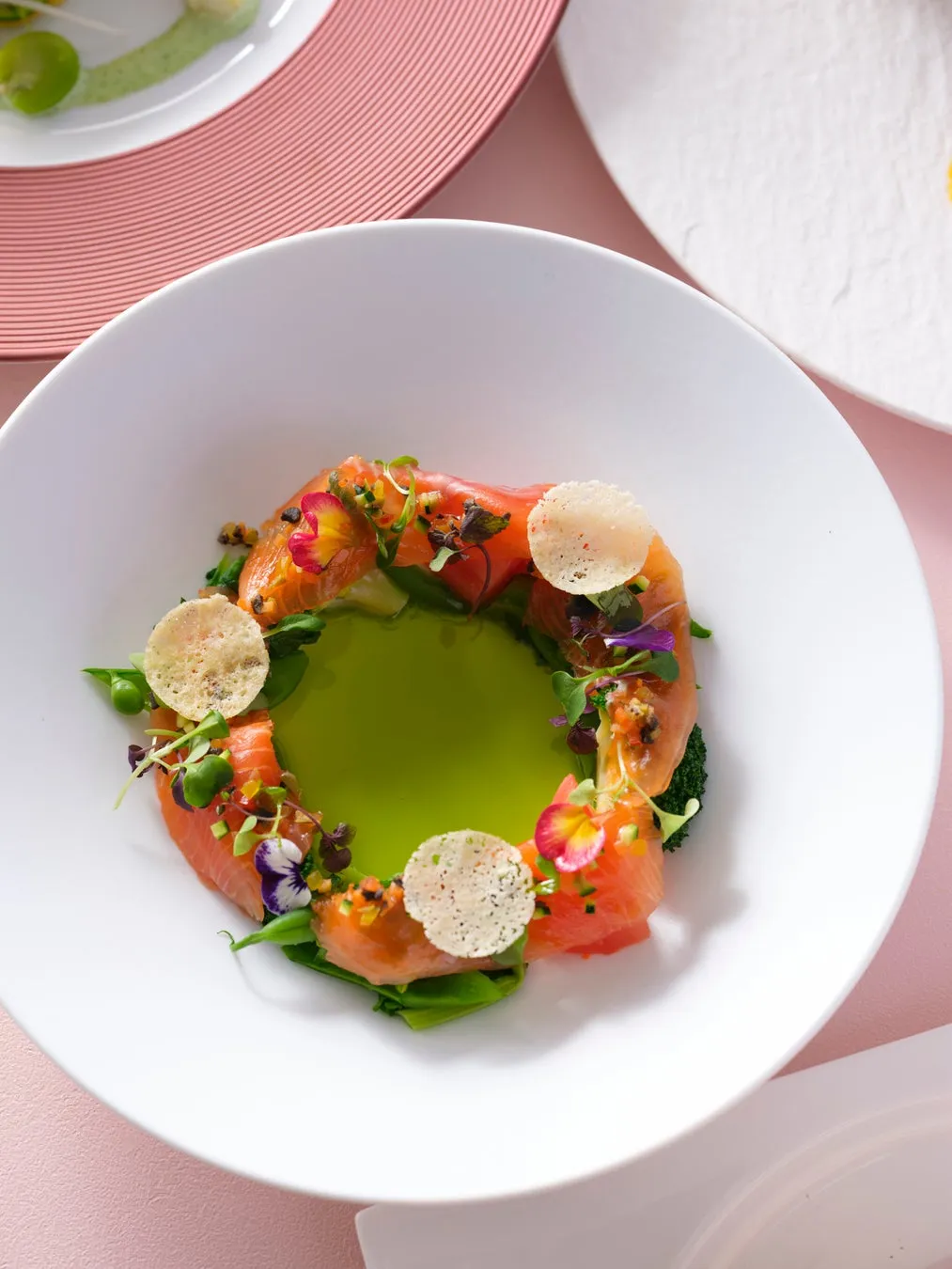 美しい前菜の一皿