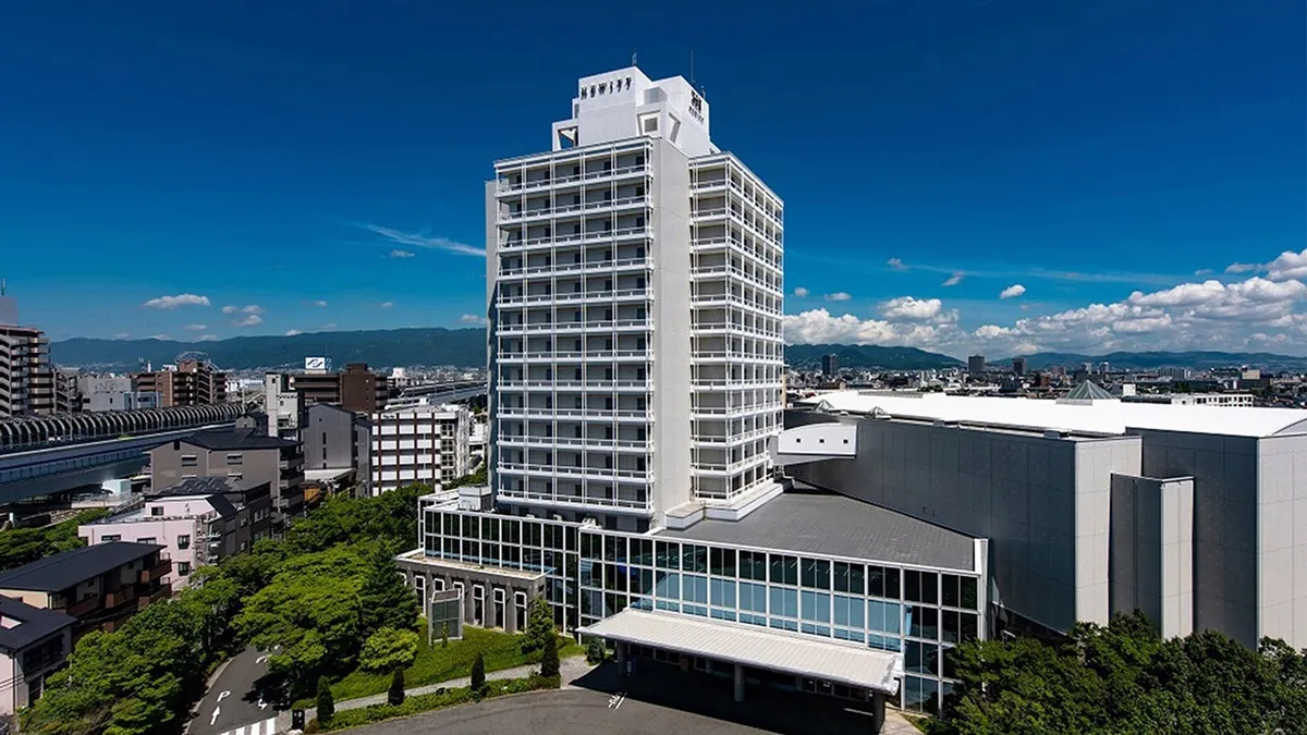 ホテルヒューイット甲子園の外観