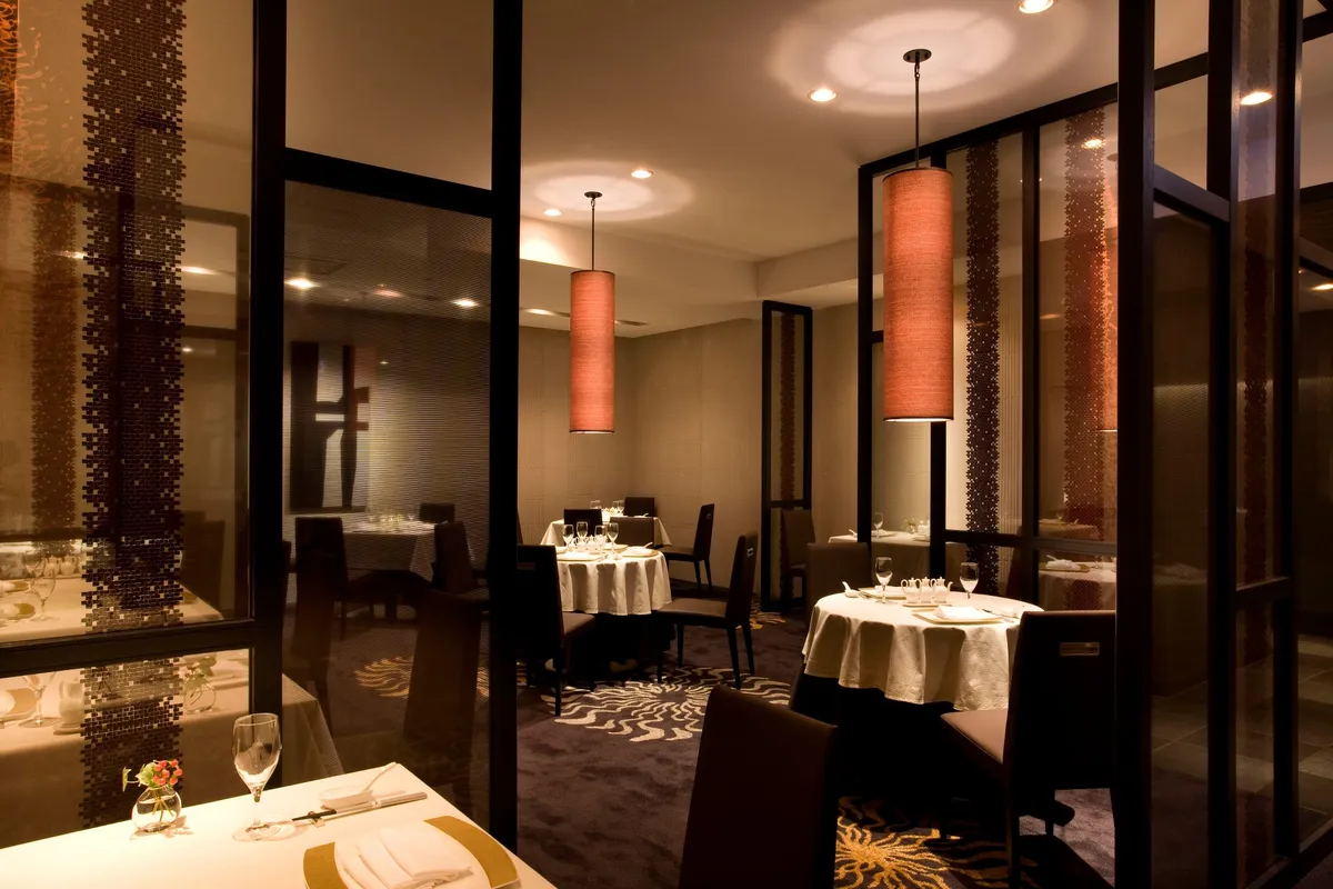 中国料理「星ヶ岡」店内