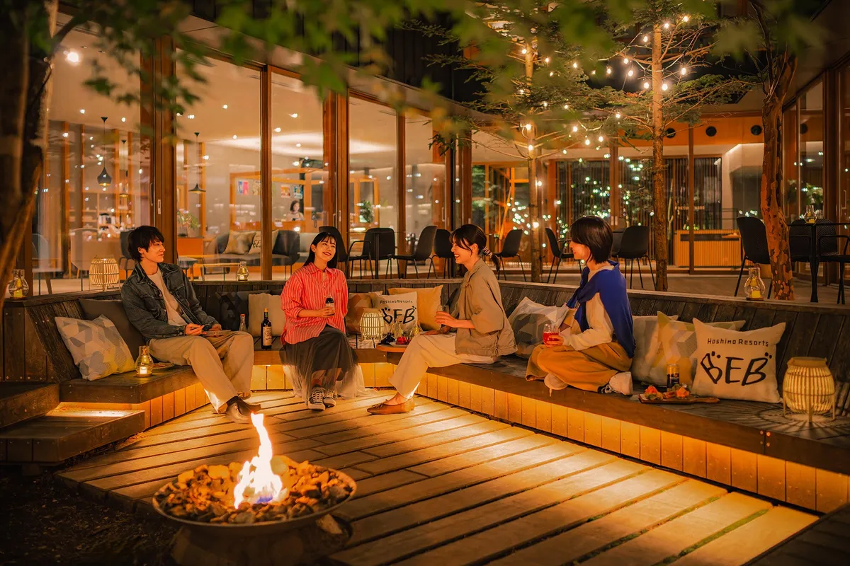 夜のTAMARIBA中庭