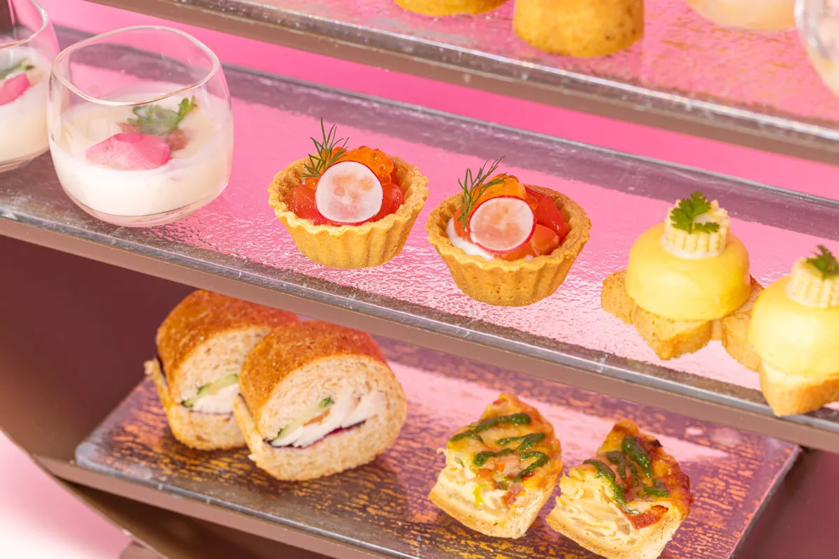 趣向を凝らしたセイボリーの盛り合わせ