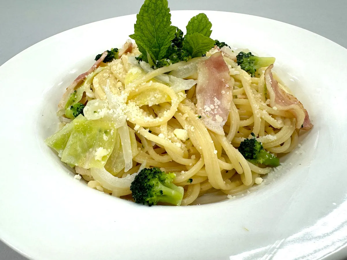 春キャベツの豆乳仕立てパスタ