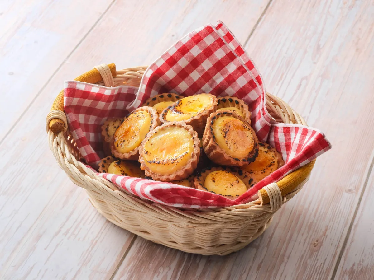 イースターの象徴である卵をモチーフにした可愛らしいエッグタルト