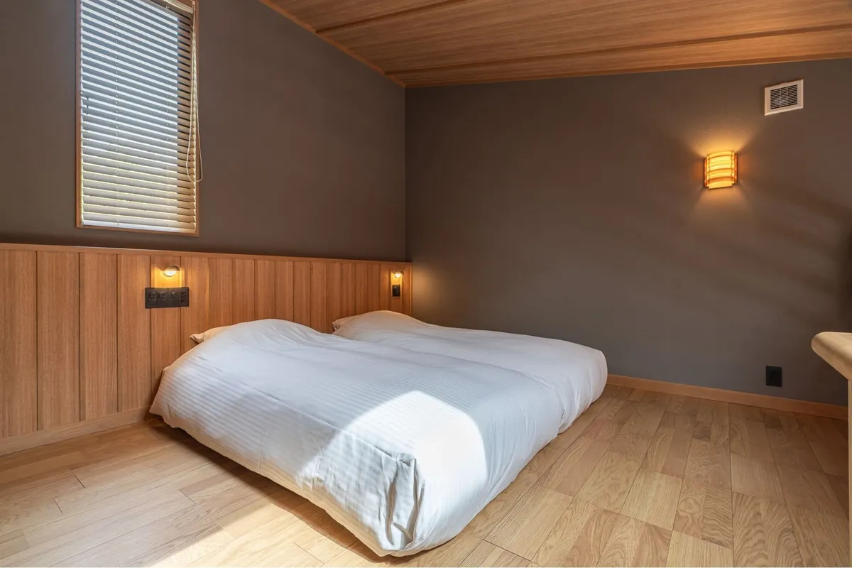 シンプルで上質なベッドルーム