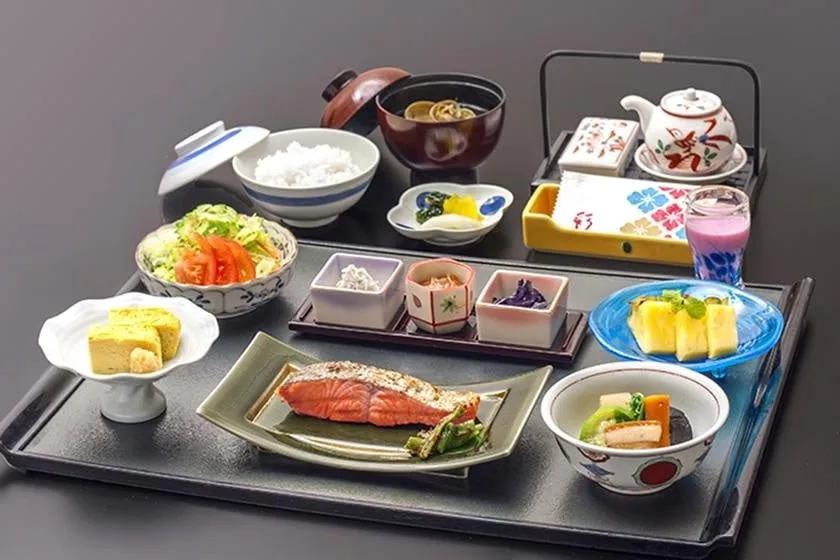 ホテルで提供される滋味深い和朝食