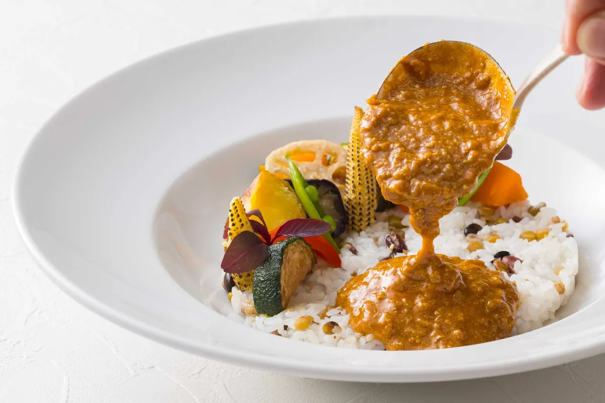 スパイス香るヴィーガン対応のベジタブルカレー
