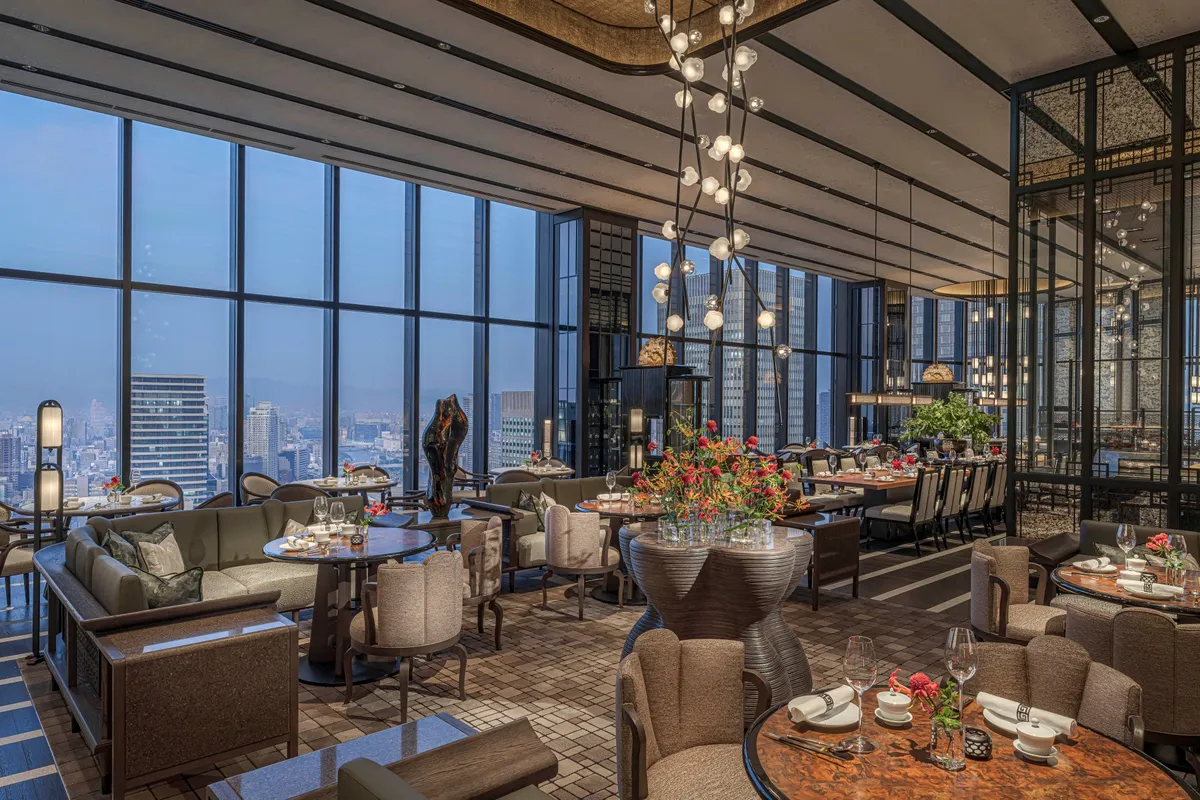 37階「江南春」のモダンな店内