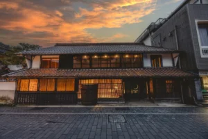 島根・津和野の古民家宿「若槻」がリニューアル。蔵を改装した「胎内浴」や美食体験が始動