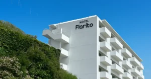 伊豆大島に全室オーシャンフロントの「HOTEL Flarito」誕生。サウナと美食を巡る周遊型リトリート体験