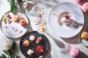 インターコンチネンタル横浜Pier 8、「ピーチ&ローズ アフタヌーンティー」を6月3日より提供開始