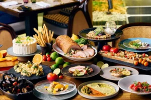 ダーワ・悠洛 京都で夏のご褒美ランチ！炭火香る「京の都もち豚」と爽やかシトラスブッフェを満喫